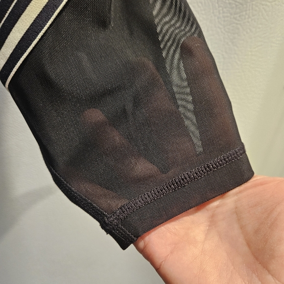 ATHLETA Side Stripe 7/8 Salutation Black Legging Mesh Accent Size Medium - Picture 4 of 6